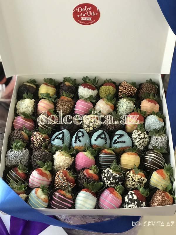 Labelled choco strawberry box 50 pieces 